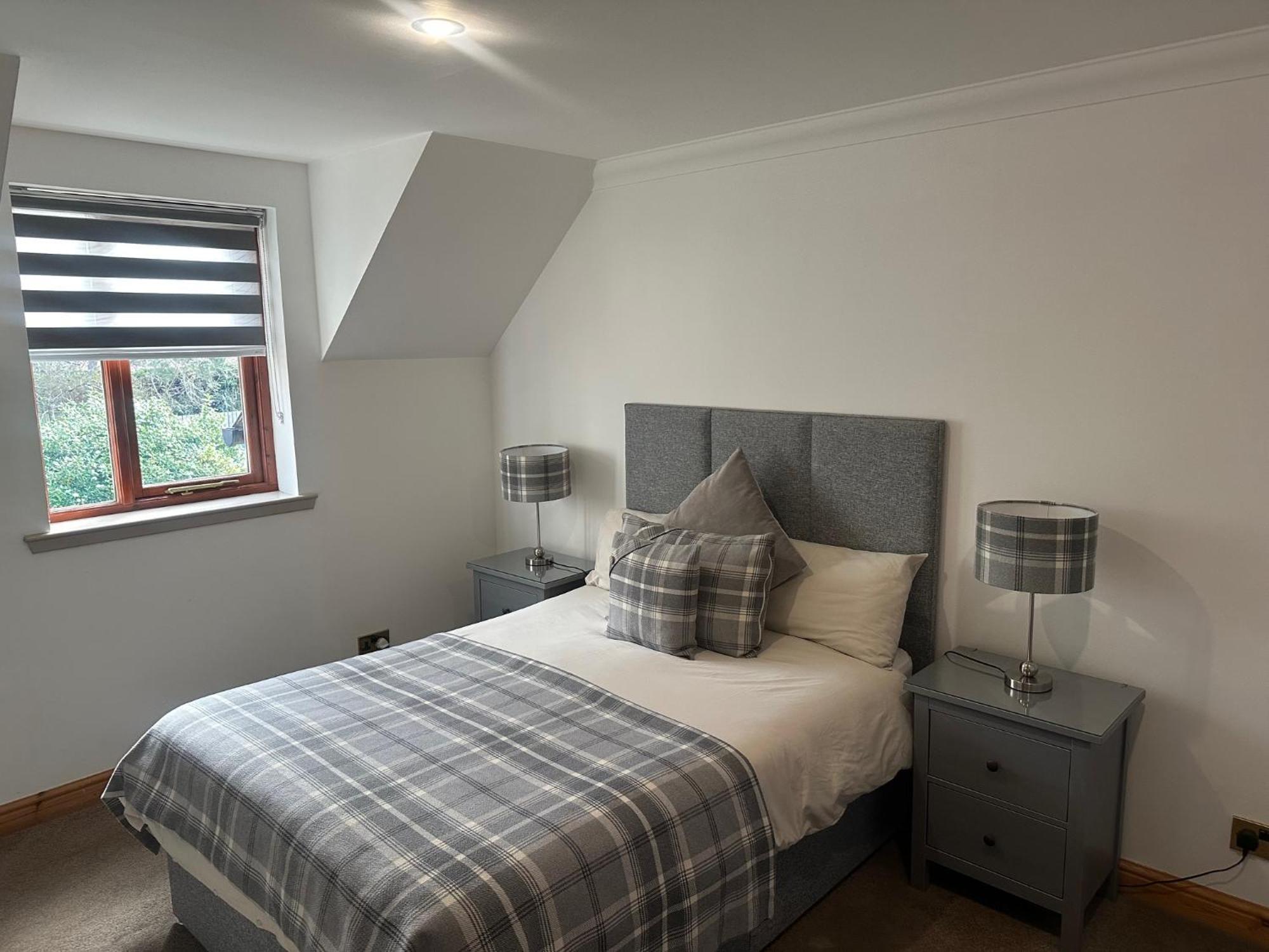 Deluxe Double Room Shower
